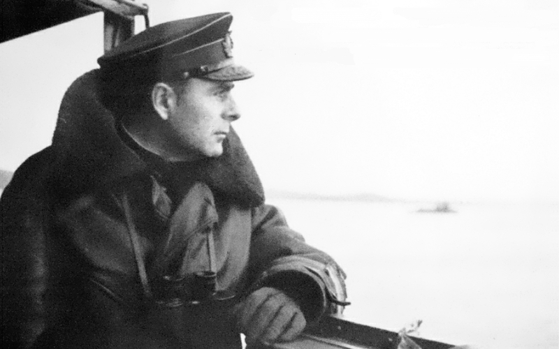 Адмирал Головко