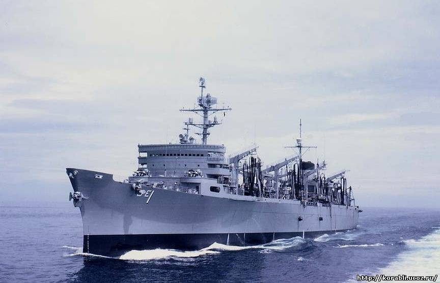 Универсальный быстроходный транспорт снабжения ВМС США «USS Sacramento»