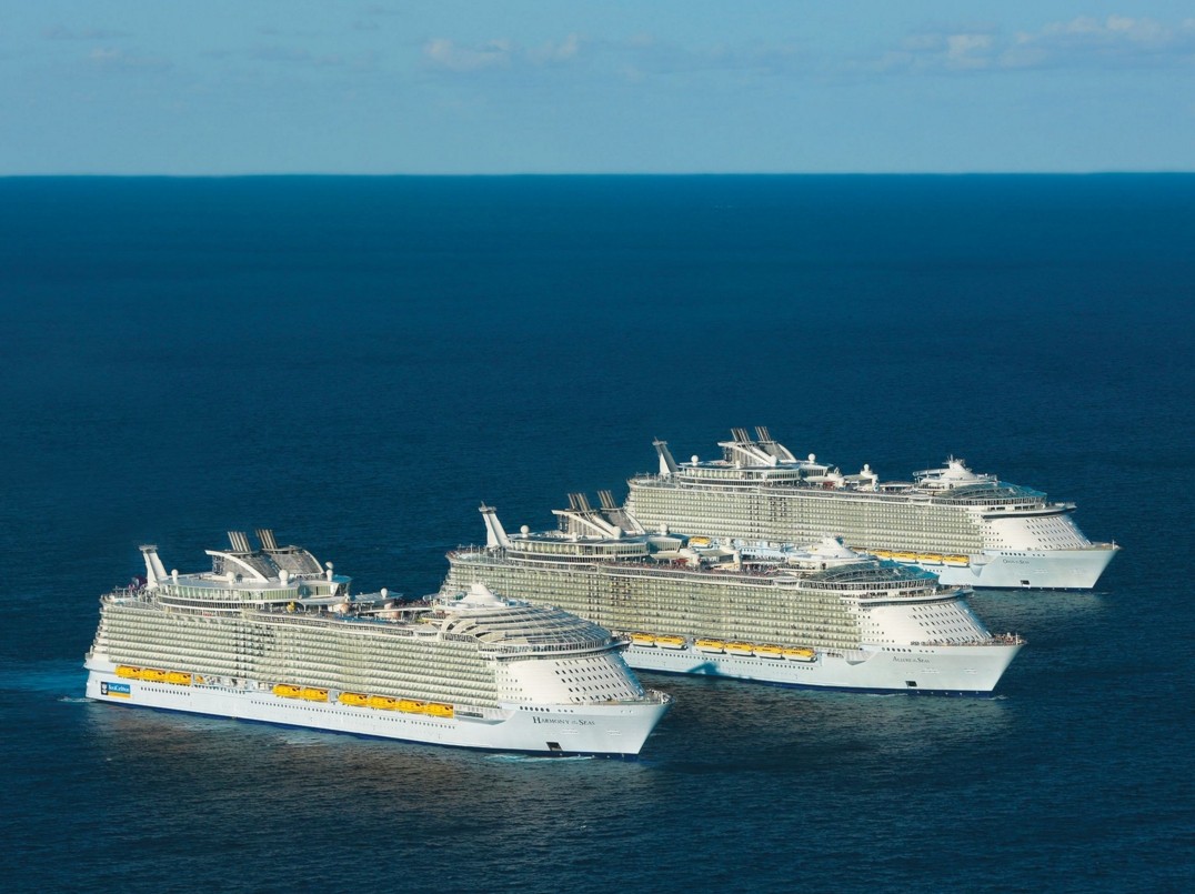 Крутые корабли - три самых больших круизных лайнера в мире вместе