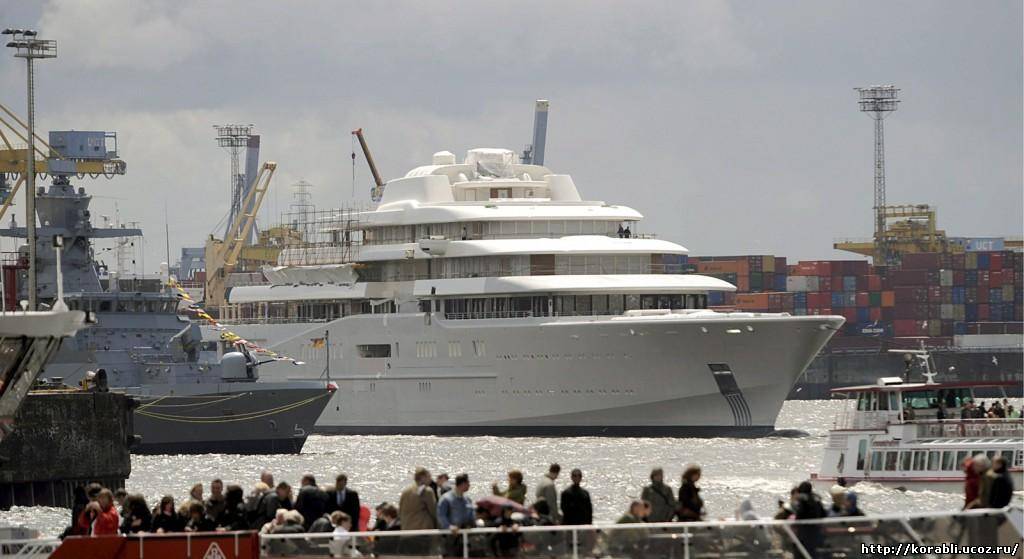Роман Абрамович купил самую большую яхту в мире за 340 миллионов евро