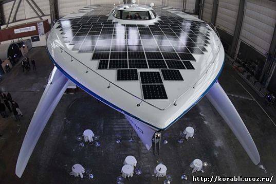 Компания «PlanetSolar» представила модель инновационной яхты-катамарана