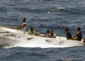Сомалийские пираты захватили рыболовное судно Южной Кореи с 43 моряками на борту