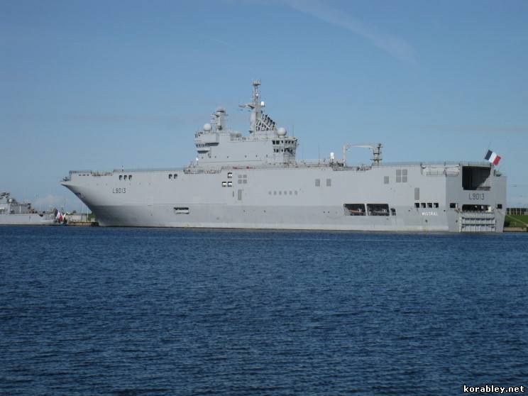 Завтра Франция и Россия подпишут договор о строительстве двух боевых кораблей класса «Mistral»
