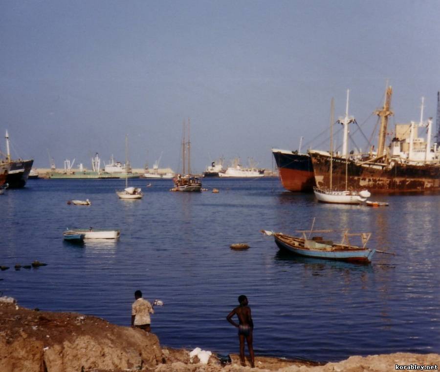 Возле суданского побережья затонуло судно с беженцами. Погибло 197 человек