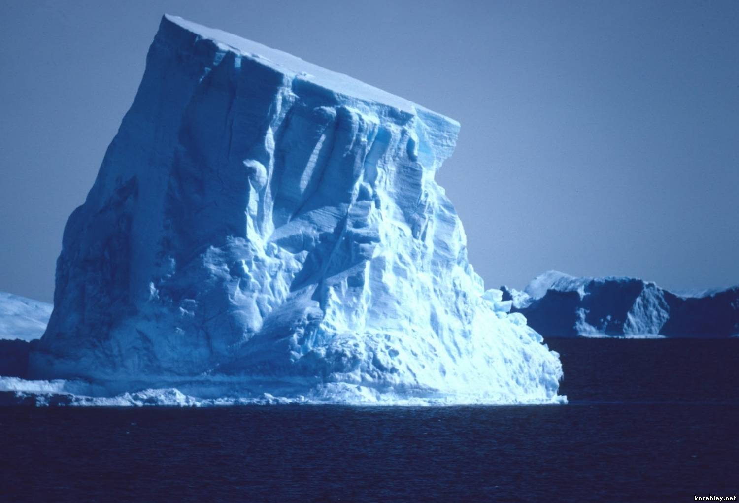 В западной части Антарктики может возникнуть айсберг площадью 880 кв. км
